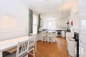 Kitchen Diner- click for photo gallery